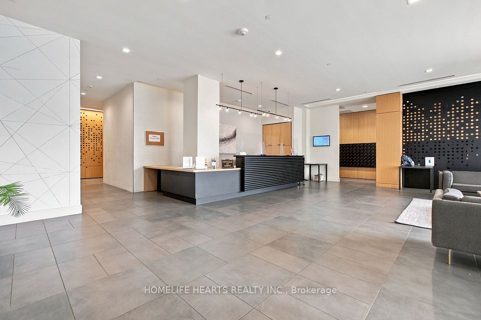 2520 Eglinton Avenue W 1412, Mississauga, ON L5M 0Y4 7