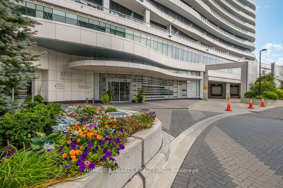 2520 Eglinton Avenue W 1412, Mississauga, ON L5M 0Y4 5