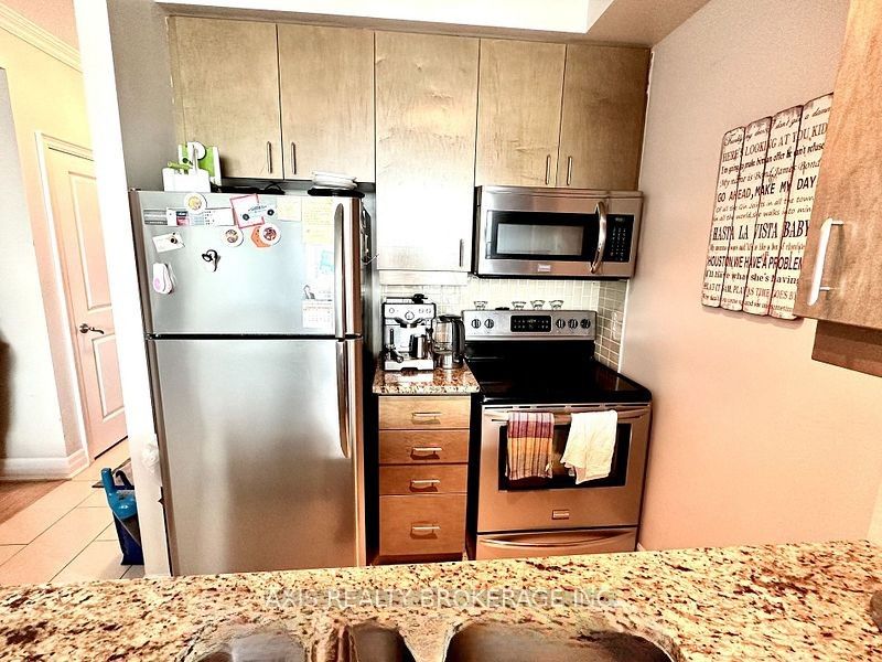 100 John Street 2509, Brampton, ON L6W 0A8 2