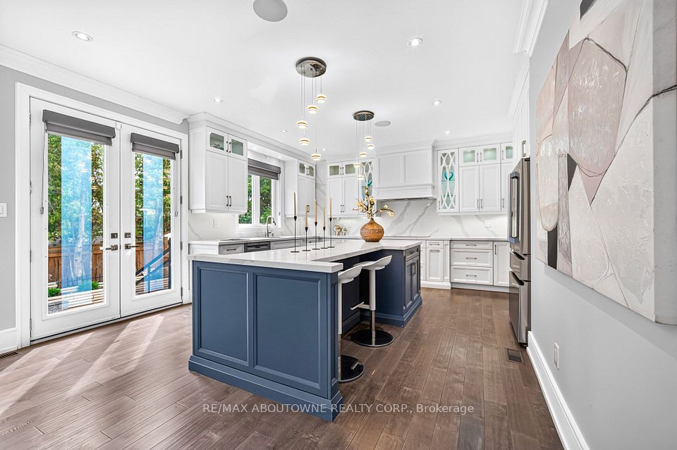 408 Seabourne Drive, Oakville, ON L6L 4G1 7
