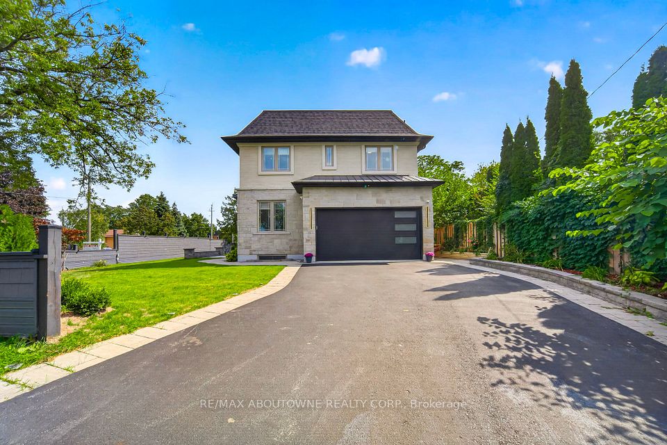 408 Seabourne Drive, Oakville, ON L6L 4G1 2