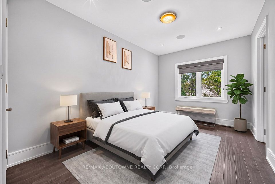 408 Seabourne Drive, Oakville, ON L6L 4G1 22