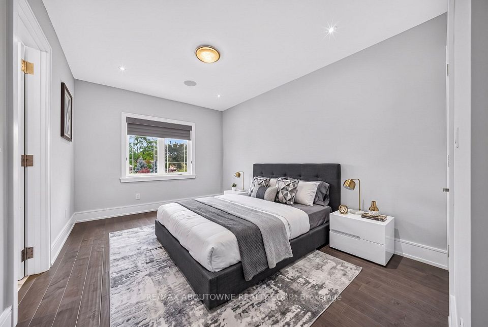 408 Seabourne Drive, Oakville, ON L6L 4G1 25