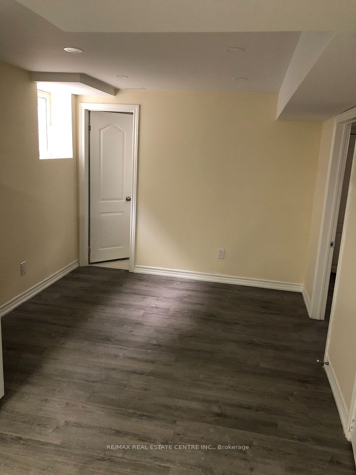 24 Dale Meadows ( Basement) Road, Brampton, ON L7A 4Z9 9