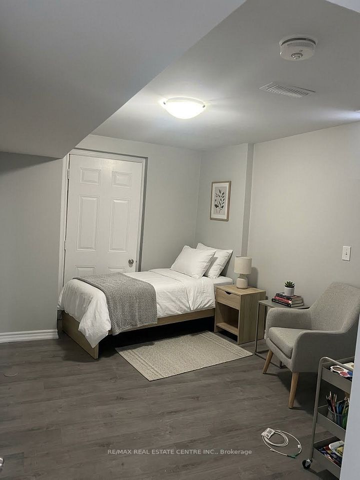 24 Dale Meadows ( Basement) Road, Brampton, ON L7A 4Z9 10