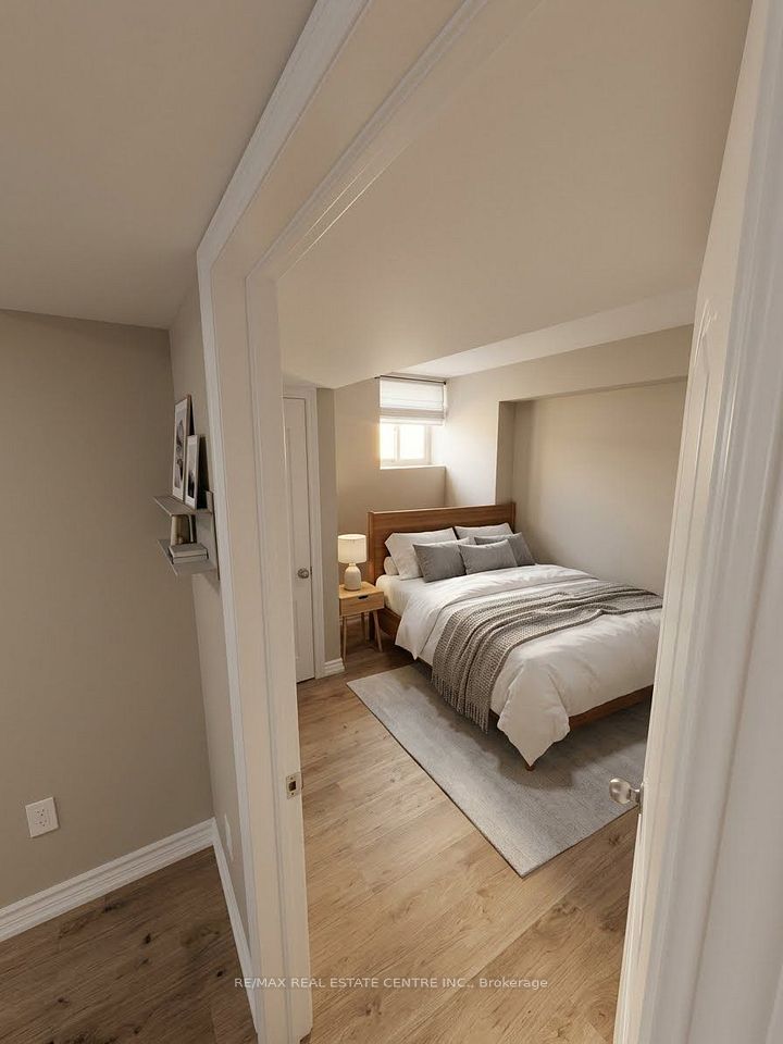 24 Dale Meadows ( Basement) Road, Brampton, ON L7A 4Z9 8
