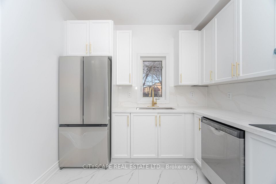 5843 Prairie Circle, Mississauga, ON L5N 6B4 14