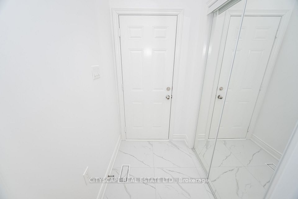 5843 Prairie Circle, Mississauga, ON L5N 6B4 16