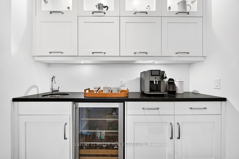 416 Wedgewood Drive, Oakville, ON L6J 4S4 8