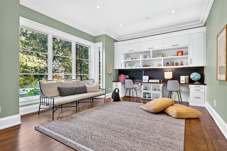 416 Wedgewood Drive, Oakville, ON L6J 4S4 5