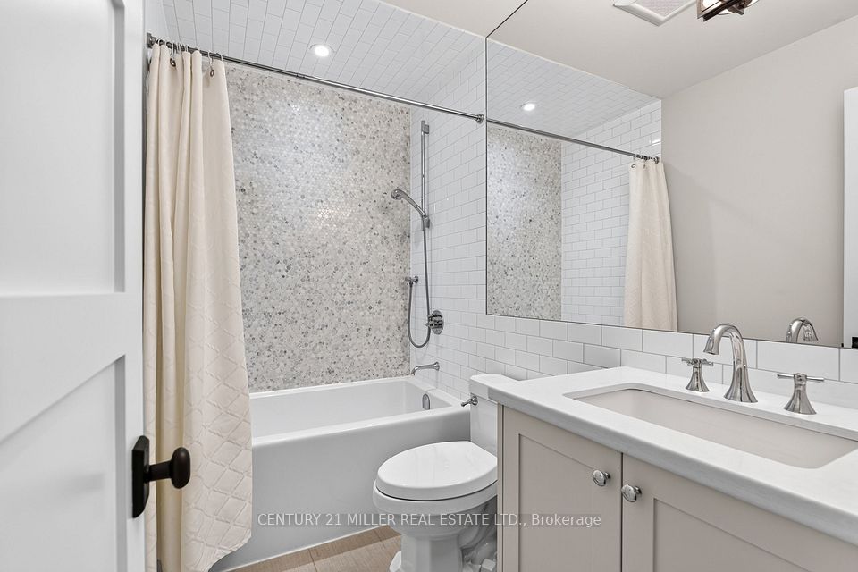 416 Wedgewood Drive, Oakville, ON L6J 4S4 25