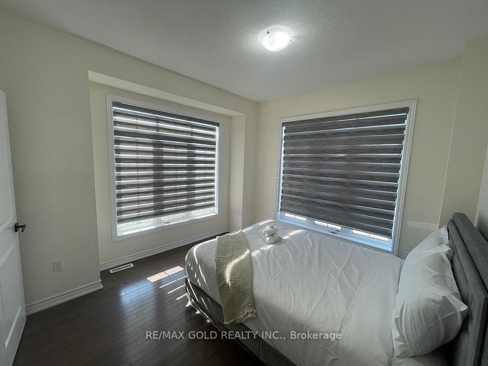 537 Veterans Drive, Brampton, ON L7A 5A6 18