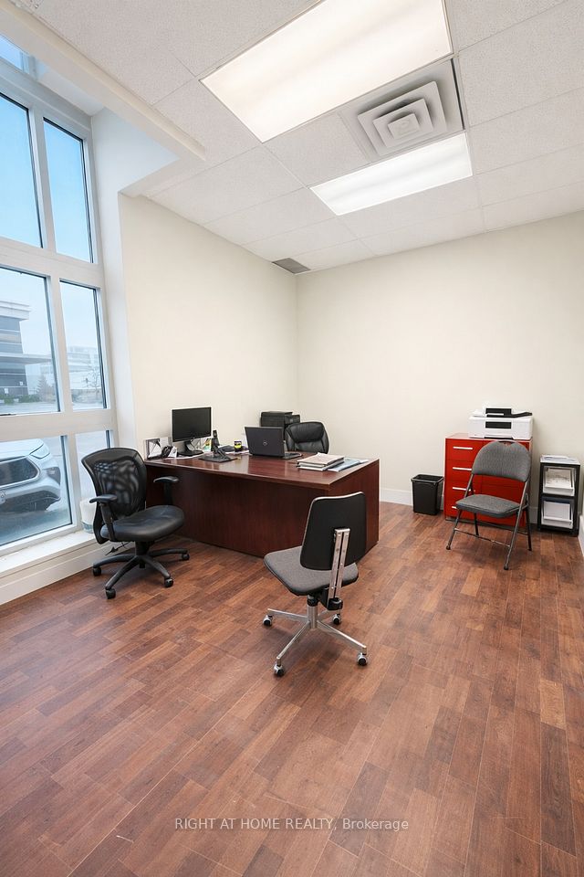 1273 North Service Road E 6, Oakville, ON L6H 1A7 3
