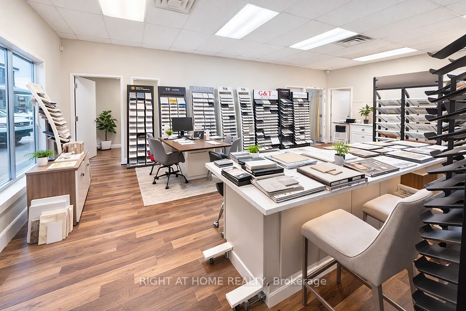 1273 North Service Road E 6, Oakville, ON L6H 1A7 2