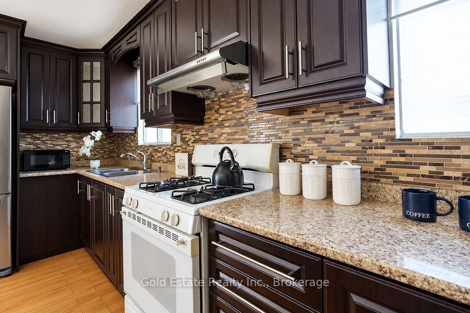 44 Bruce Beer Drive, Brampton, ON L6V 2W7 13