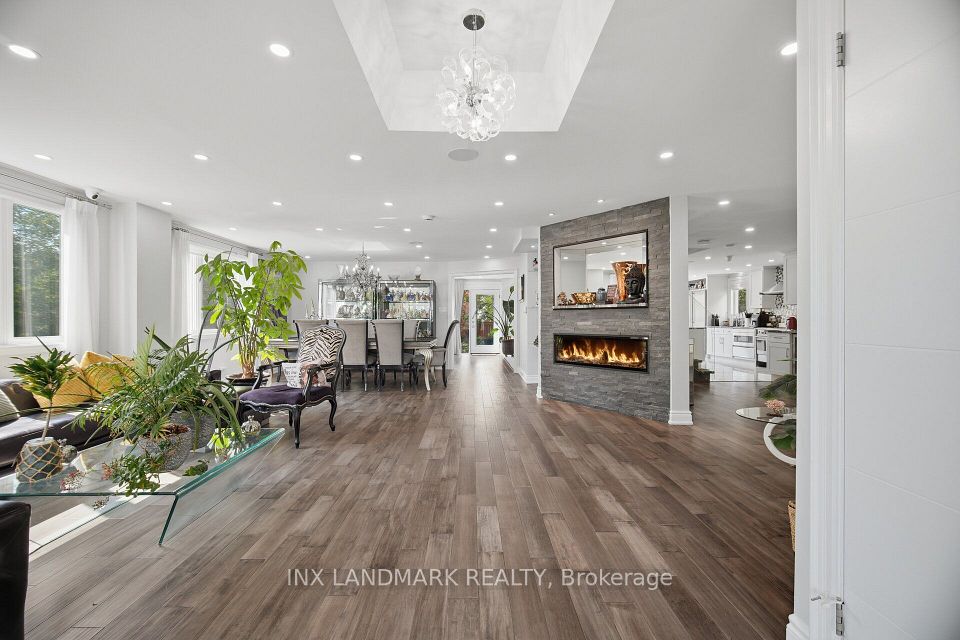 1497 Bancroft Drive, Mississauga, ON L5V 1M3 6