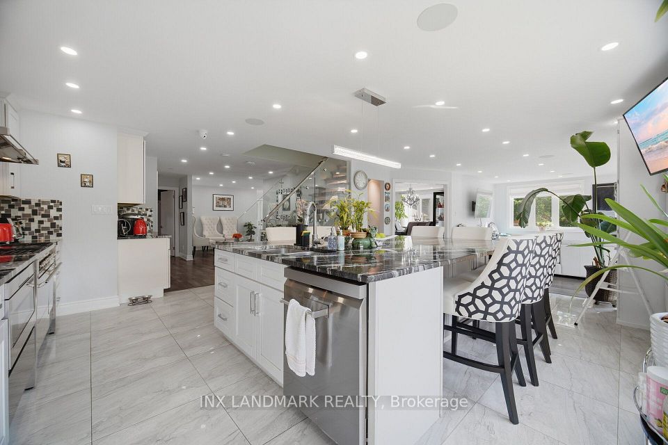1497 Bancroft Drive, Mississauga, ON L5V 1M3 13