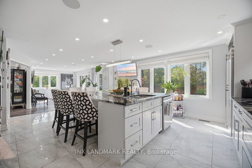 1497 Bancroft Drive, Mississauga, ON L5V 1M3 10