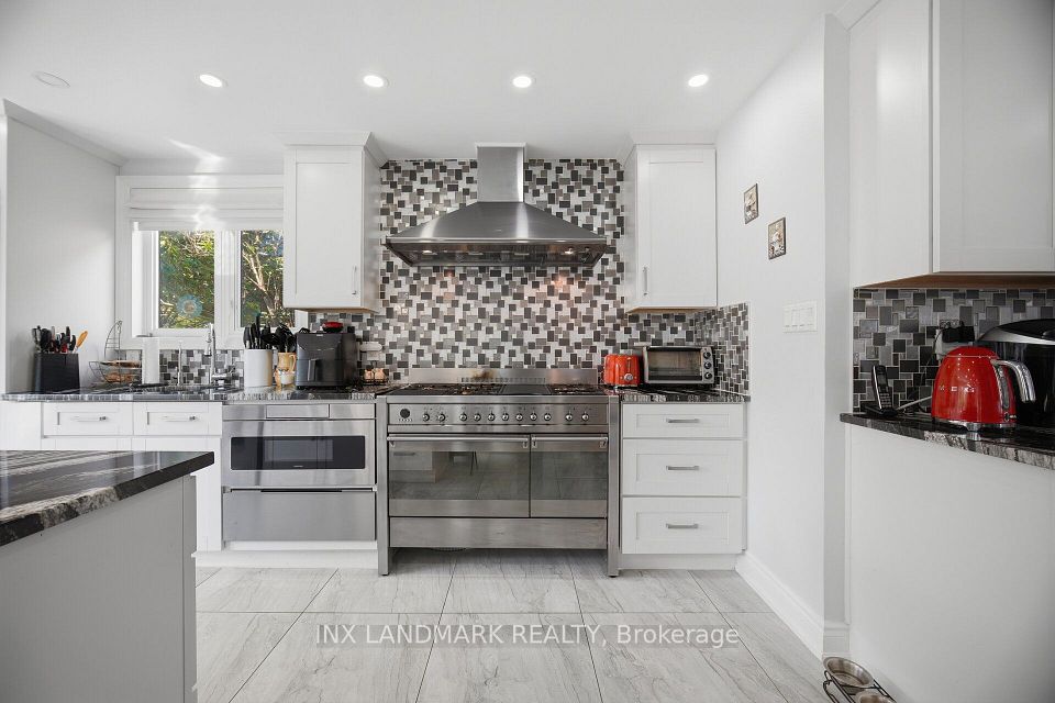 1497 Bancroft Drive, Mississauga, ON L5V 1M3 12