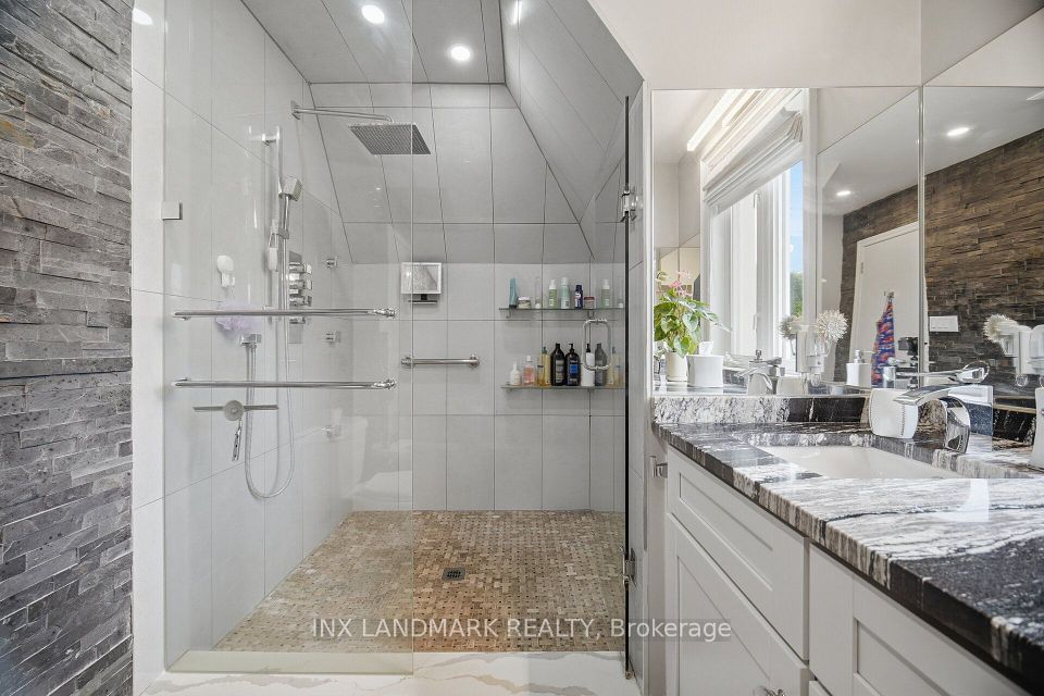 1497 Bancroft Drive, Mississauga, ON L5V 1M3 22