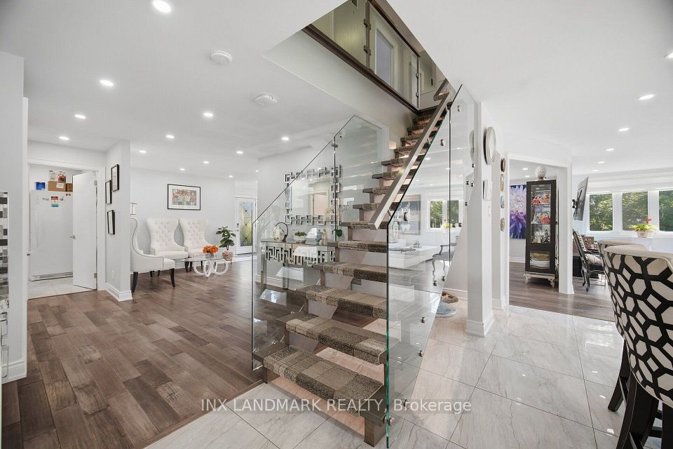 1497 Bancroft Drive, Mississauga, ON L5V 1M3 18