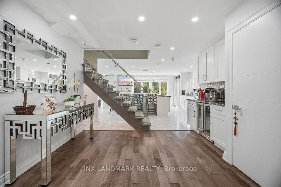 1497 Bancroft Drive, Mississauga, ON L5V 1M3 14