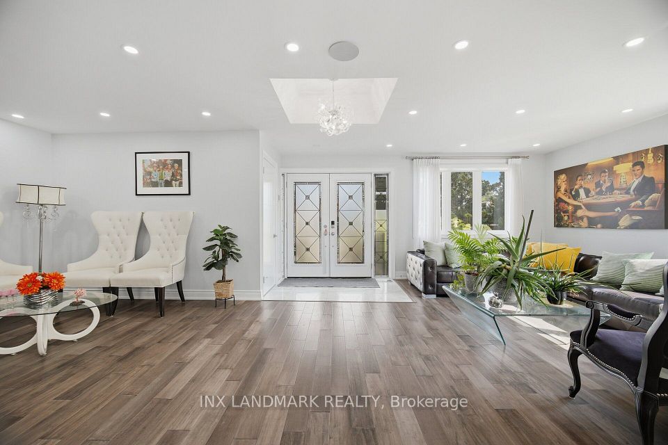 1497 Bancroft Drive, Mississauga, ON L5V 1M3 5
