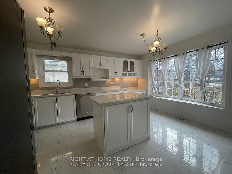 2358 Thorn Lodge Drive, Mississauga, ON L5K 1K5 8