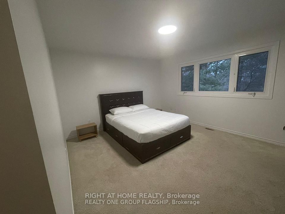2358 Thorn Lodge Drive, Mississauga, ON L5K 1K5 11