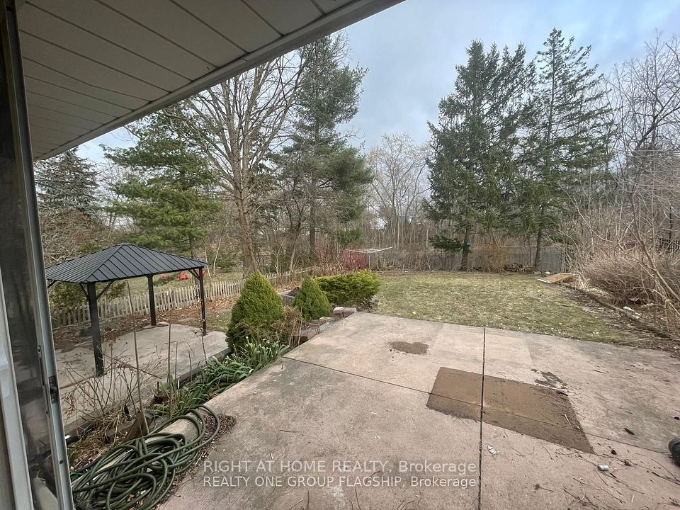 2358 Thorn Lodge Drive, Mississauga, ON L5K 1K5 13