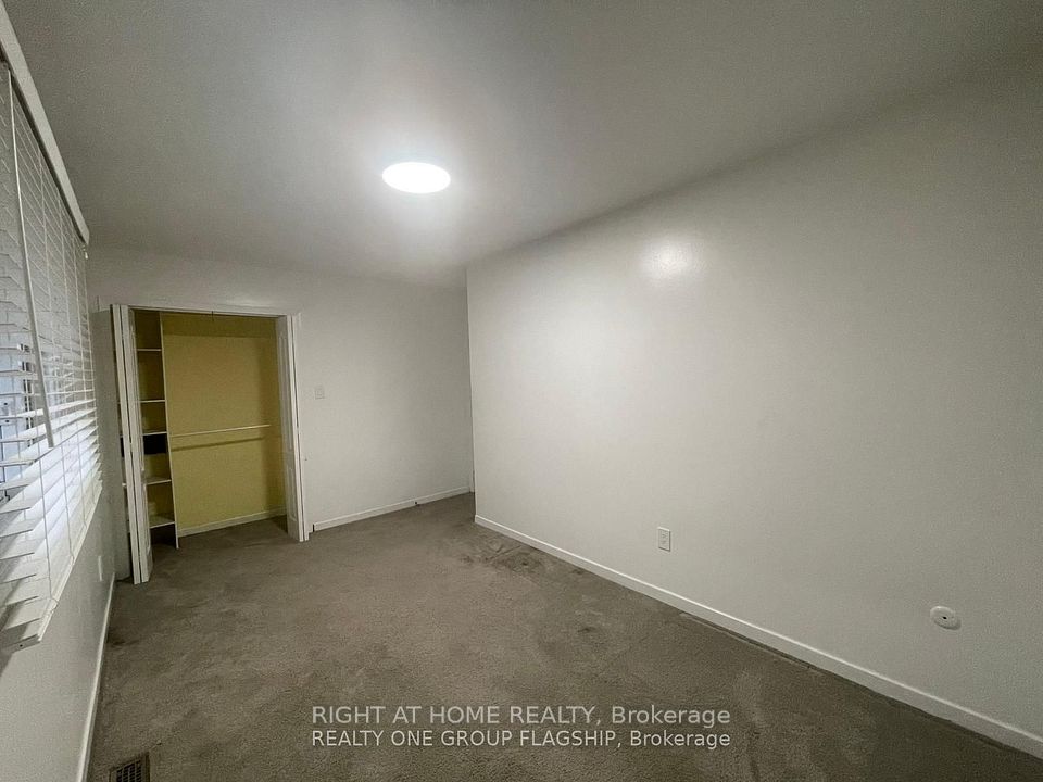 2358 Thorn Lodge Drive, Mississauga, ON L5K 1K5 14