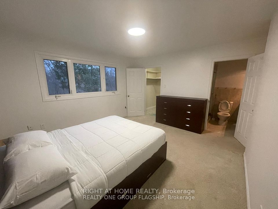2358 Thorn Lodge Drive, Mississauga, ON L5K 1K5 12