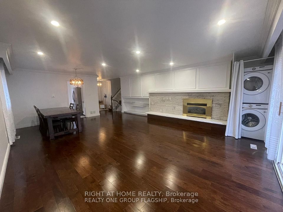 2358 Thorn Lodge Drive, Mississauga, ON L5K 1K5 6