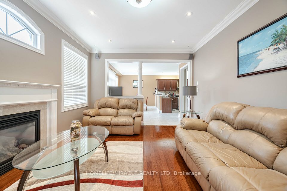 21 Summershade Street, Brampton, ON L6P 2C2 19