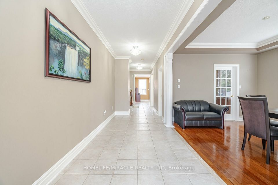 21 Summershade Street, Brampton, ON L6P 2C2 7