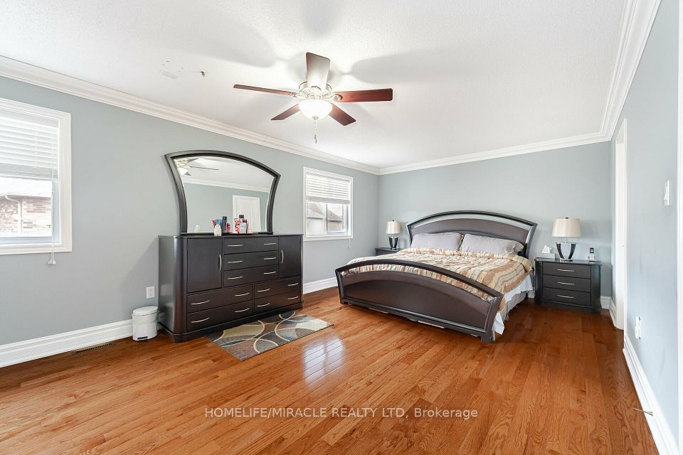21 Summershade Street, Brampton, ON L6P 2C2 23