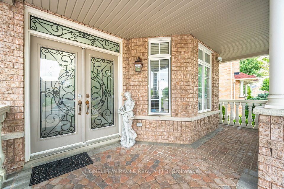21 Summershade Street, Brampton, ON L6P 2C2 5