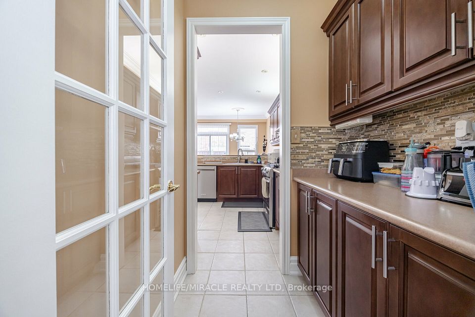 21 Summershade Street, Brampton, ON L6P 2C2 11