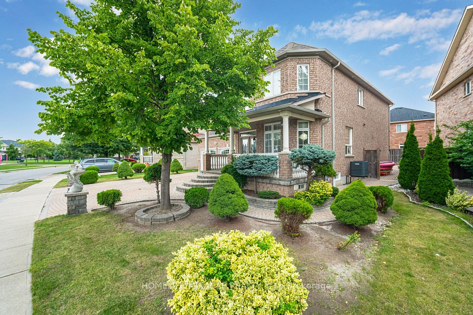 21 Summershade Street, Brampton, ON L6P 2C2 2