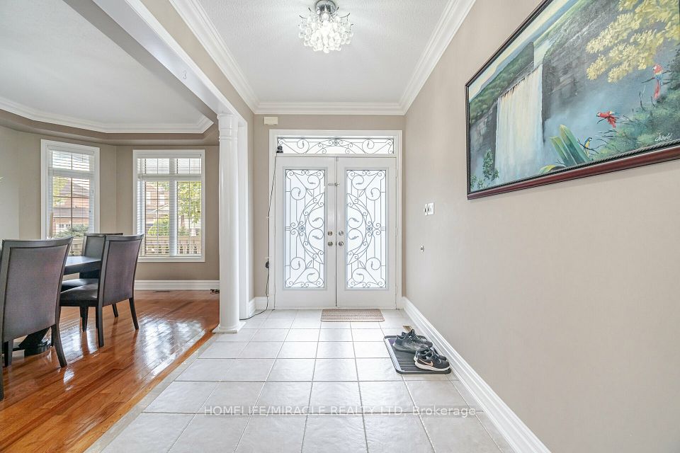 21 Summershade Street, Brampton, ON L6P 2C2 6