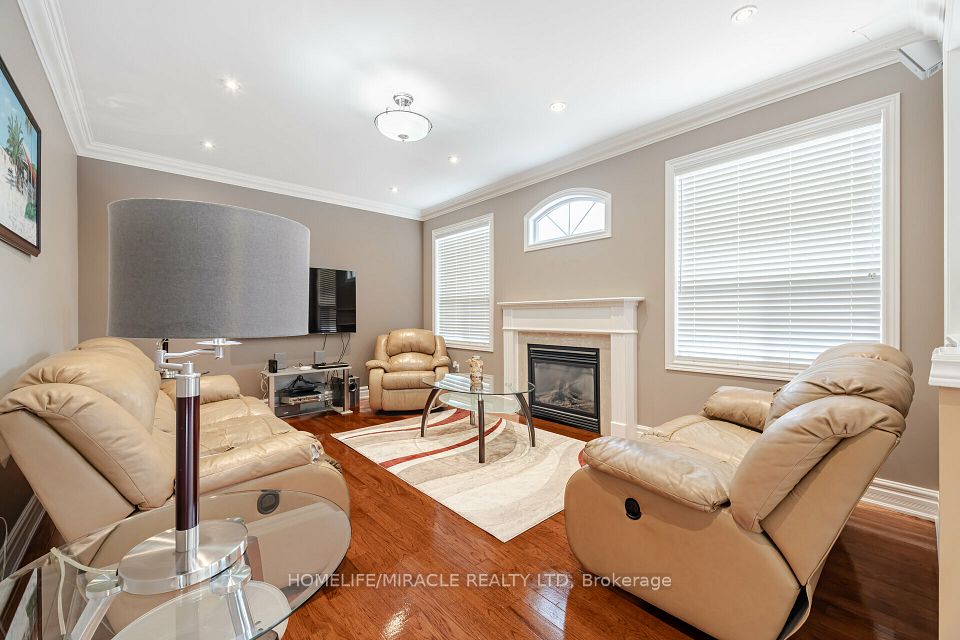 21 Summershade Street, Brampton, ON L6P 2C2 17