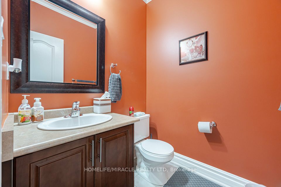21 Summershade Street, Brampton, ON L6P 2C2 20