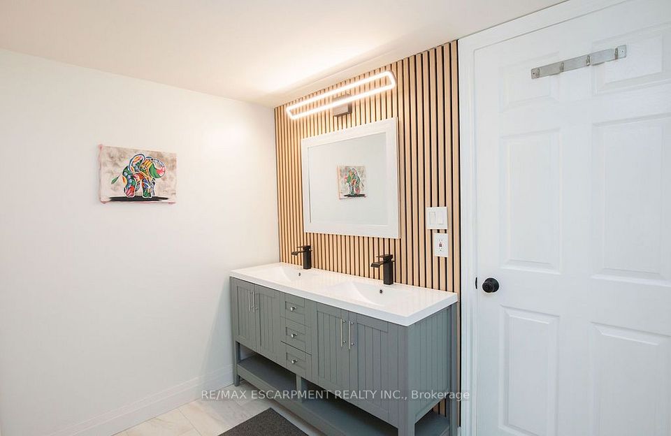 1480 Bishops Gate 207, Oakville, ON L6M 4N4 19