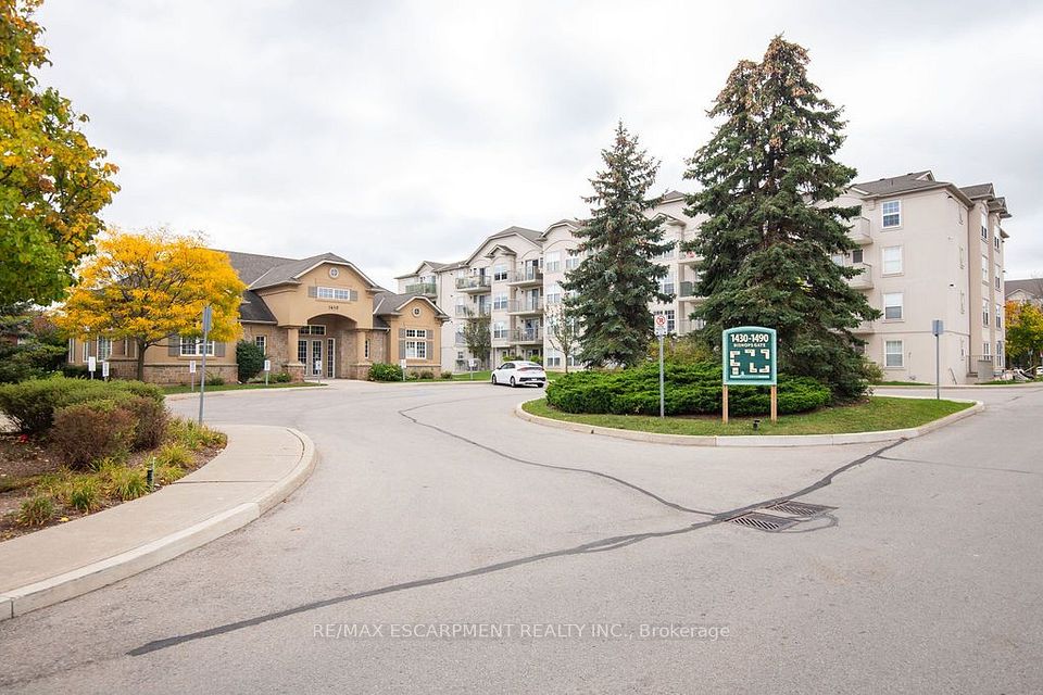 1480 Bishops Gate 207, Oakville, ON L6M 4N4 23