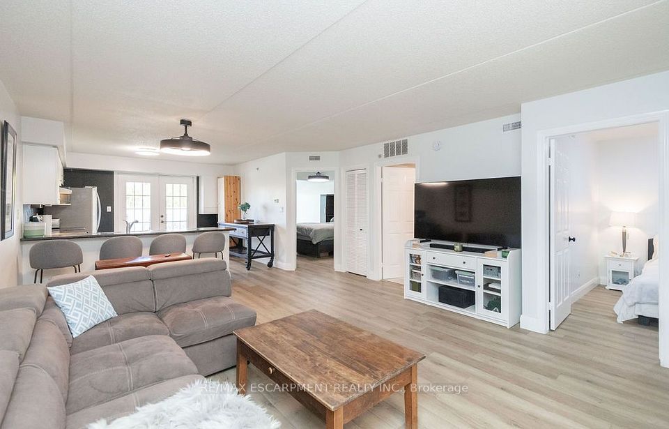 1480 Bishops Gate 207, Oakville, ON L6M 4N4 7