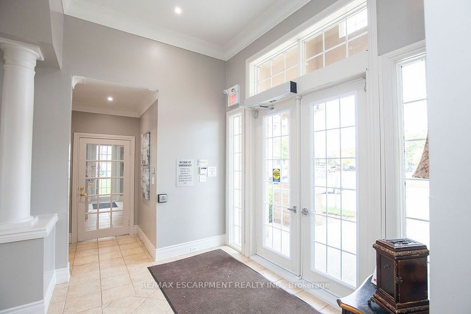1480 Bishops Gate 207, Oakville, ON L6M 4N4 24