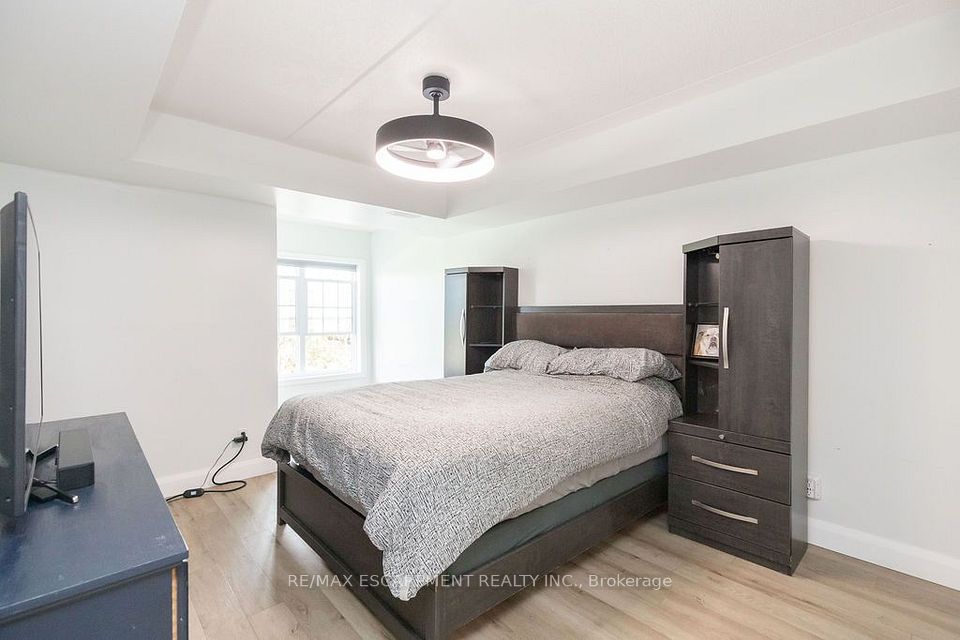 1480 Bishops Gate 207, Oakville, ON L6M 4N4 13