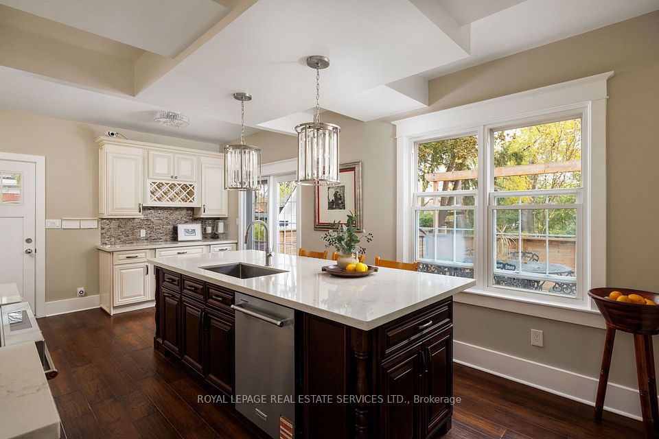 1099 Sixth Line, Oakville, ON L6H 1W6 13