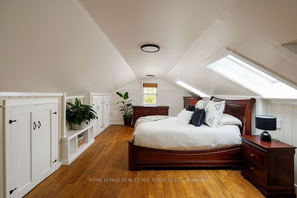 1099 Sixth Line, Oakville, ON L6H 1W6 19