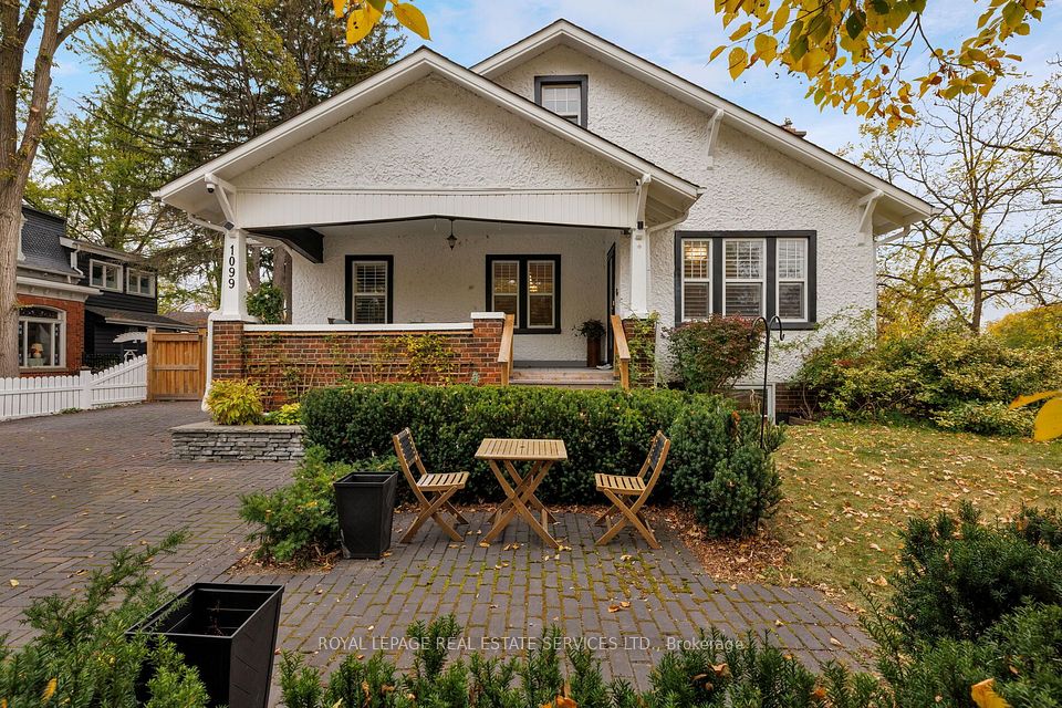 Detached at 1099 Sixth Line, Oakville, ON L6H 1W6